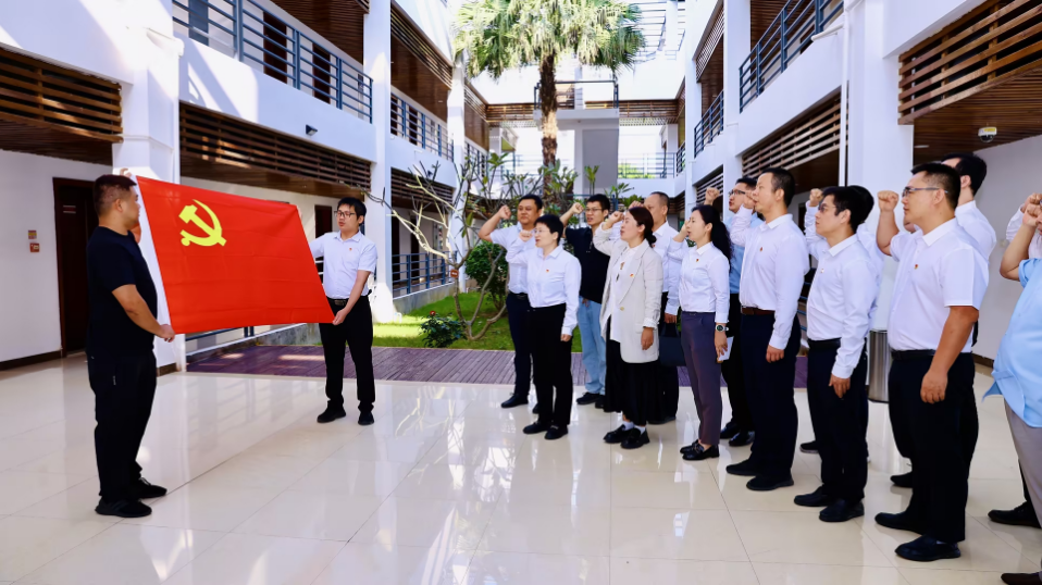 八部三亚园区党支部与三亚空管站党委联合开展“党建引领聚合力，山海携手护空天”主题共建活动